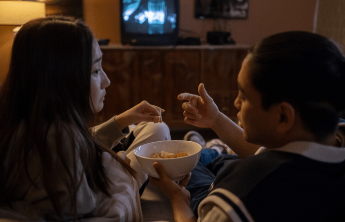 Hindari toxic positivity! Yuk, jadi pendengar yang bikin temenmu nyaman dengan tips simpel ini.