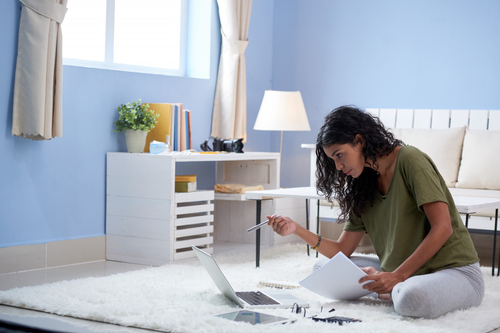 Pelajar Indonesia sedang mempersiapkan TOEFL iBT untuk beasiswa dan kuliah luar negeri